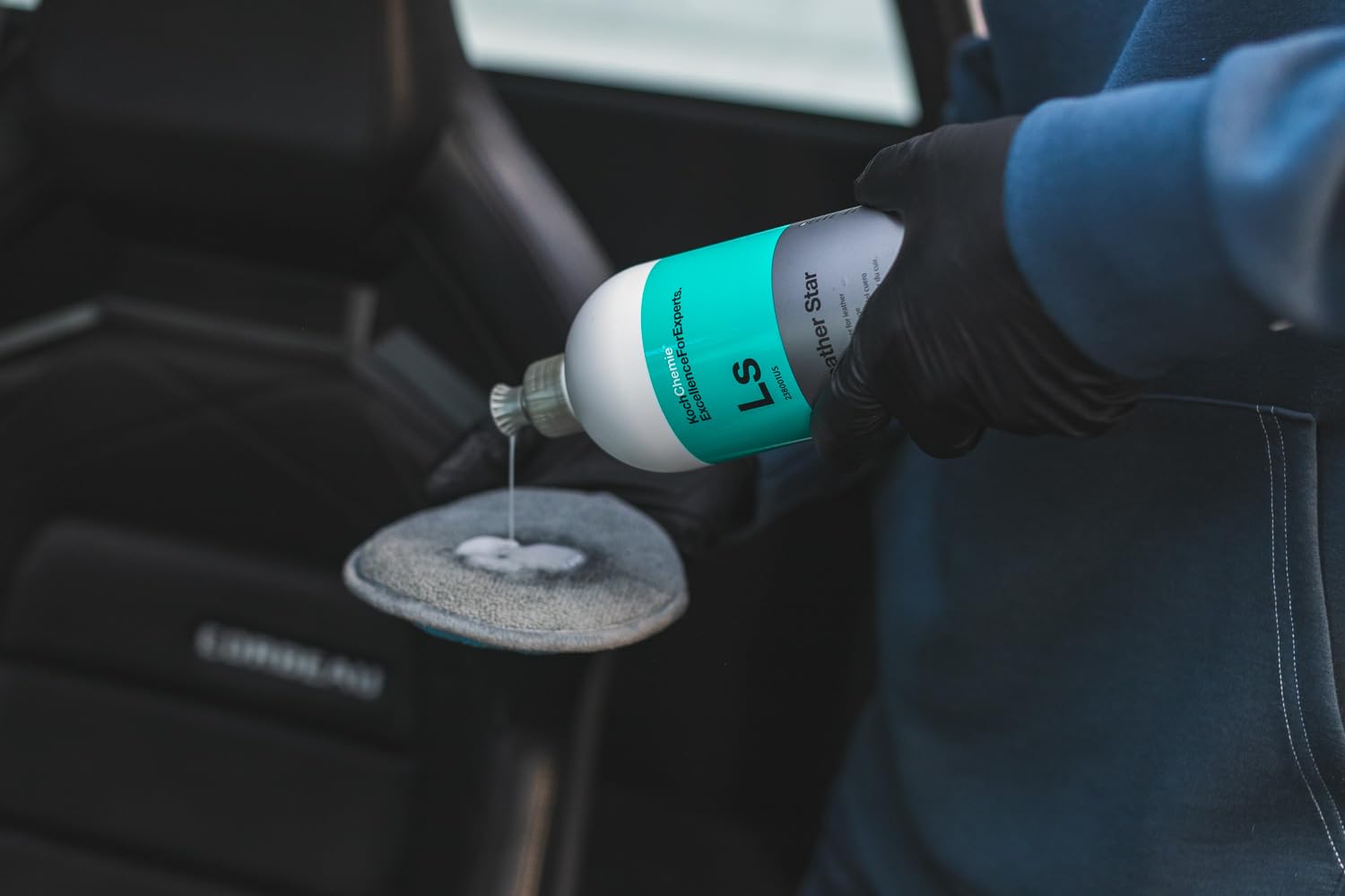KOCHCHEMIE Leather Star Deep Cleaner - Revitalizes & Protects Leather, 1 Liter, Pleasant Fragrance, Non-Slippery Formula