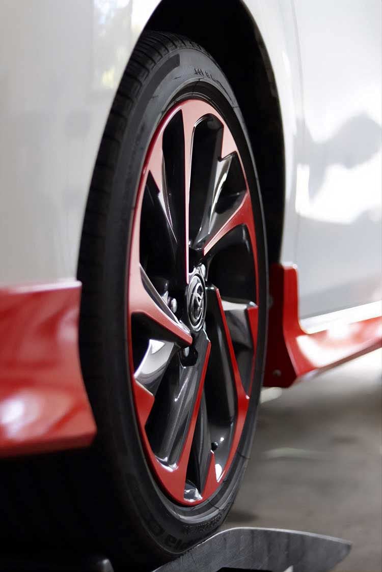 Vvivid+ Premium Vinyl Wrap Film (10Ft X 5Ft, Gloss Rosso Corsa (Ferrari) Red)