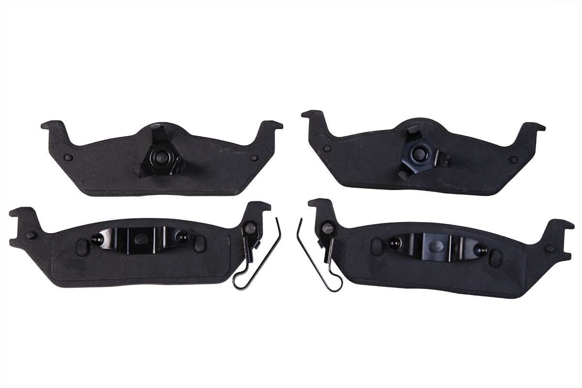 Autoshack Front And Rear Ceramic Brake Pads Set 8Pcs Replacement For 2004 2005 2006 2007 2008 2009 Ford F-150 2006-2008 Lincoln Mark Lt 4.2L 4.6L 5.4L V6 V8 4Wd Awd Rwd Scd1083-1012