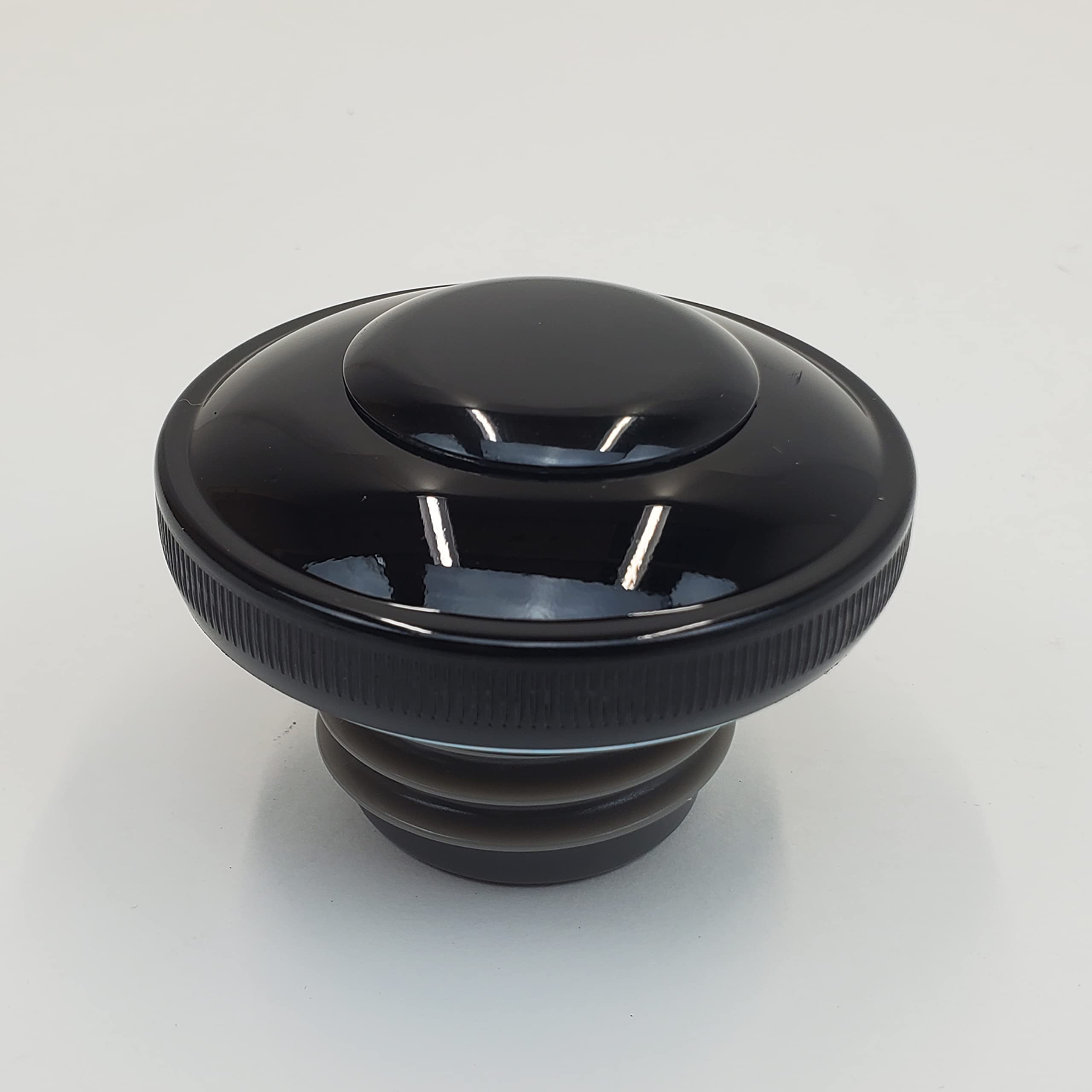 Gloss Black Locking Gas Cap for 1996-2022 Harley Street Glide, Electra Glide, Road Glide, Road King, Softail, Dyna & Sportster M