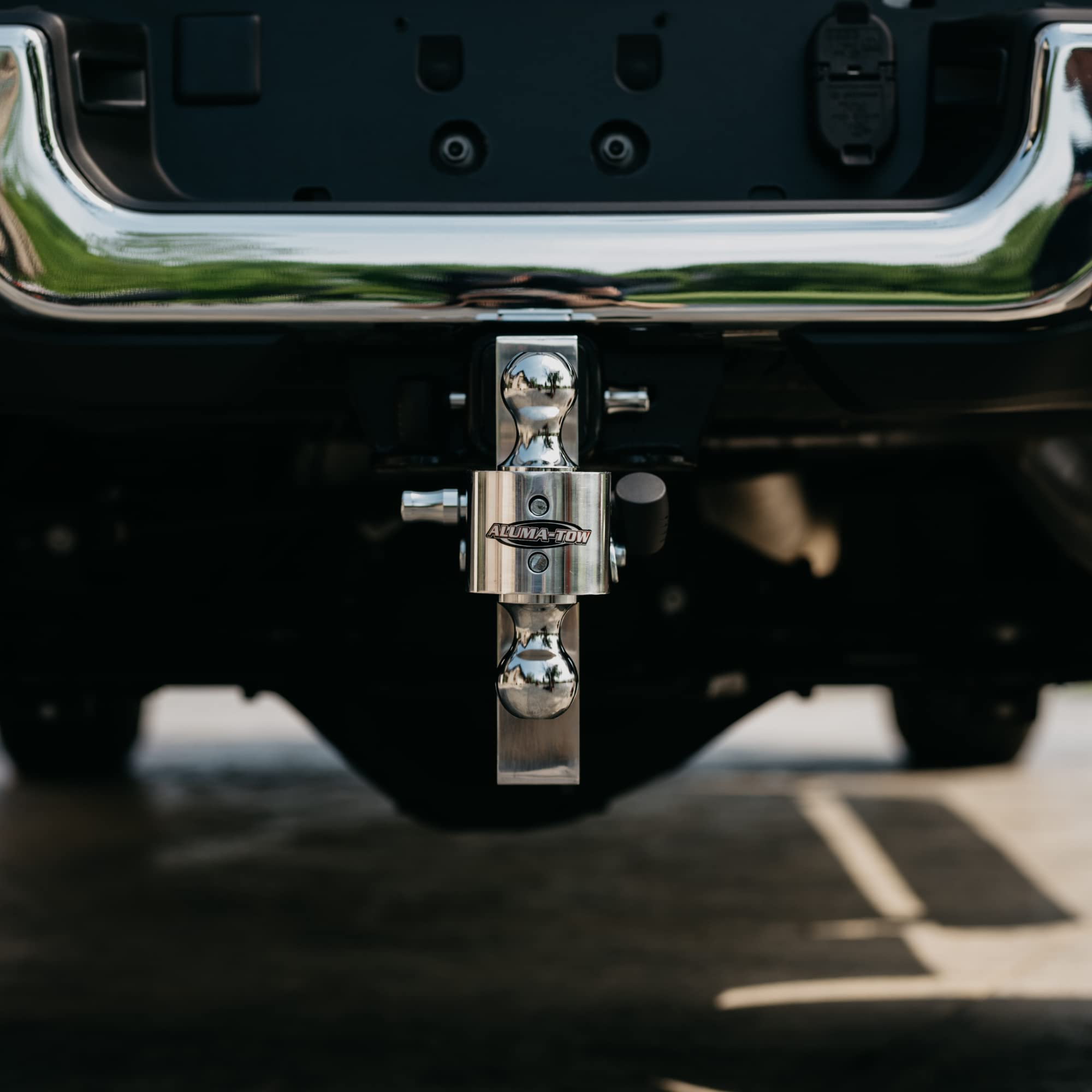 Uriah Products 8 Inch Drop Adjustable Aluminum Alloy Hitch Towing Mount For Tow Truck, Car, And Trailer With With Interchangeable Steel Hitch Balls