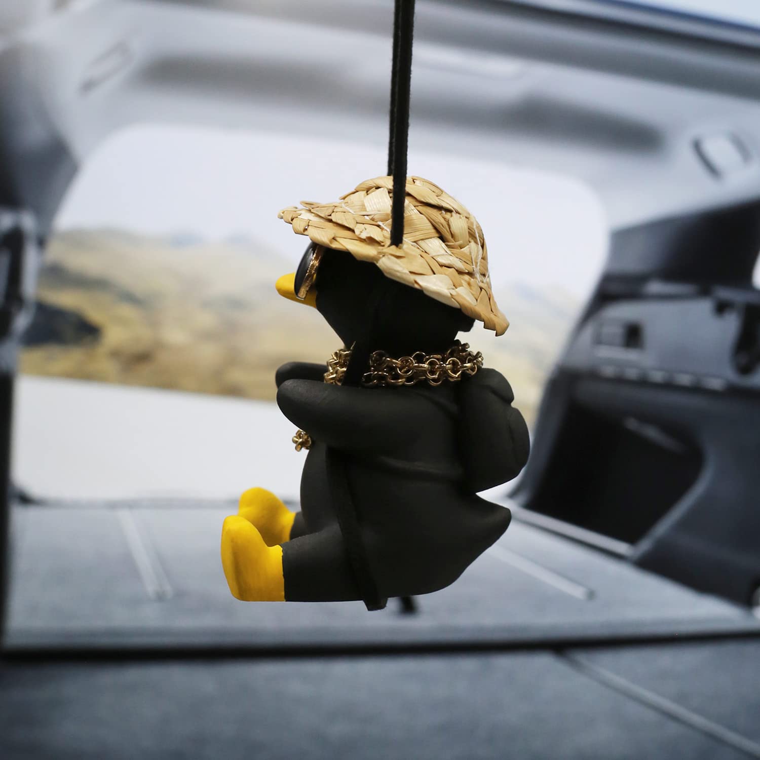 Swinging Duck Car Hanging Ornament, Cool Car Hanging Accessories for Rear View Mirror, Cute Car Pendant Swinging Sunglasses Duck