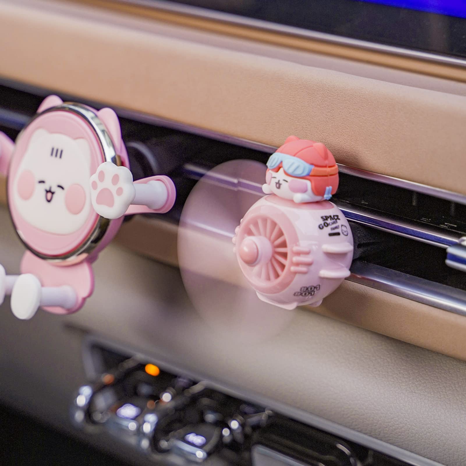 Car Air Fresheners Cute Pilot Cat Car Diffuser Rotating Propeller Cartoon Automotive Air Outlet Fan Creative Car Perfume Decorat