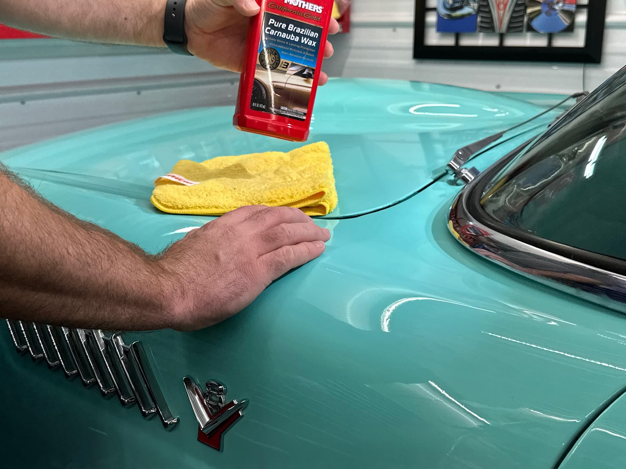 Mothers 05750 California Gold Pure Brazilian Carnauba Liquid Wax (Ultimate Wax System, Step 3) - 16 Oz.