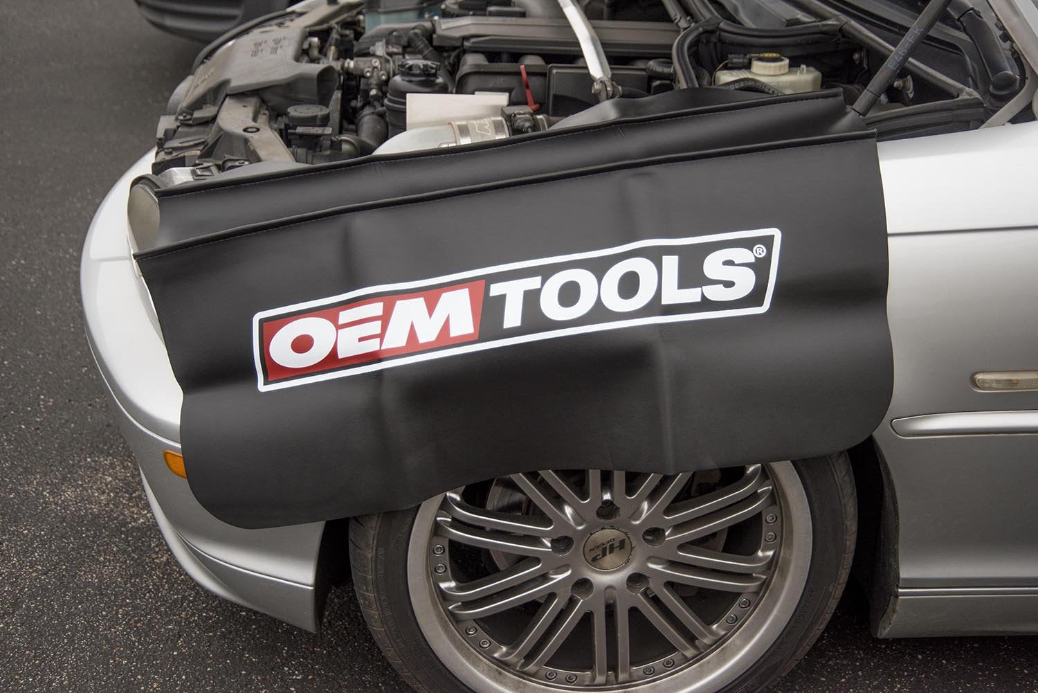 Oemtools 24900 Black Vinyl Fender Cover, 27'' X 34'' Vehicle Repair Cover, Car Fender Protector For Mechanics, Mat Holds Tools I