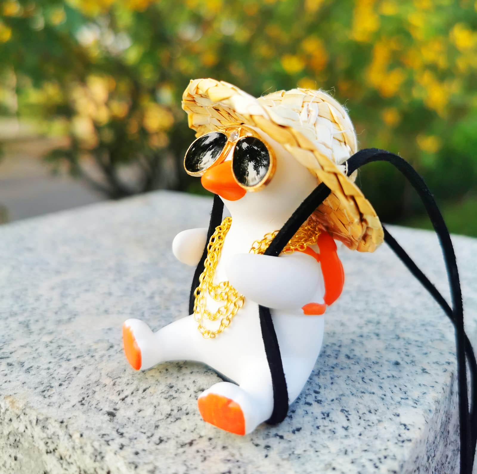 Qiwen Rear View Mirror Hanging Accessories of Swinging Duck Car Hanging Ornament Cute Car Accessories for Teens Men Women Car Mi