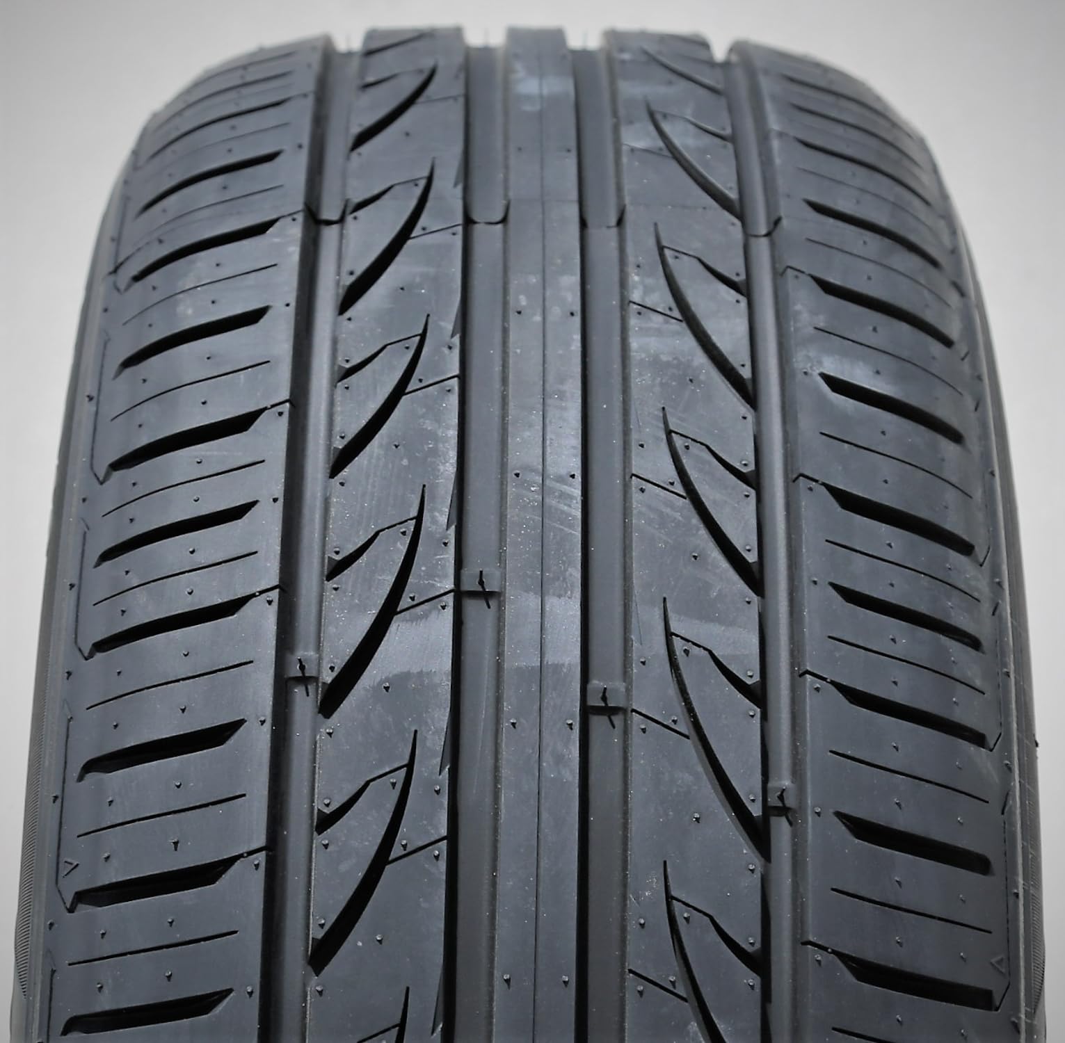 Landgolden Lg27 All-Season Passenger Car High Performance Radial Tire-215/40R18 215/40Zr18 215/40/18 215/40-18 89W Load Range Xl 4-Ply Bsw Black Side Wall Utqg 500Aa