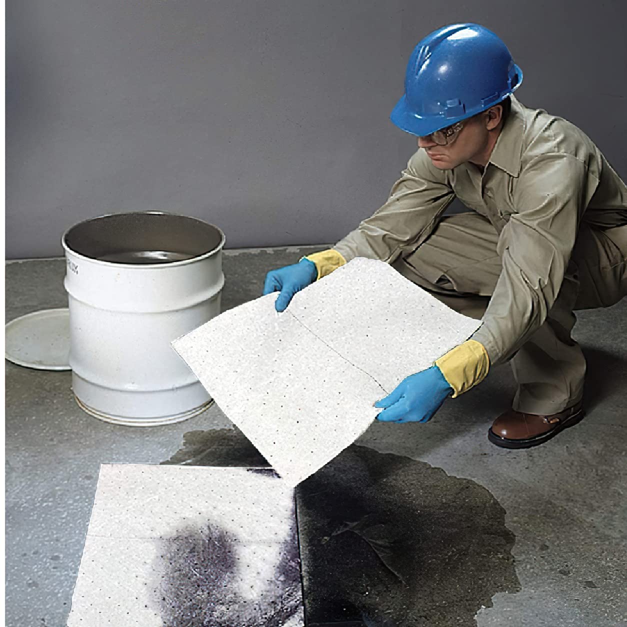 Ateret Oil Mat I Heavy Weight Oil Only Absorbent Pad I 15' X 18' I 100 Oil Absorbing Pads I White