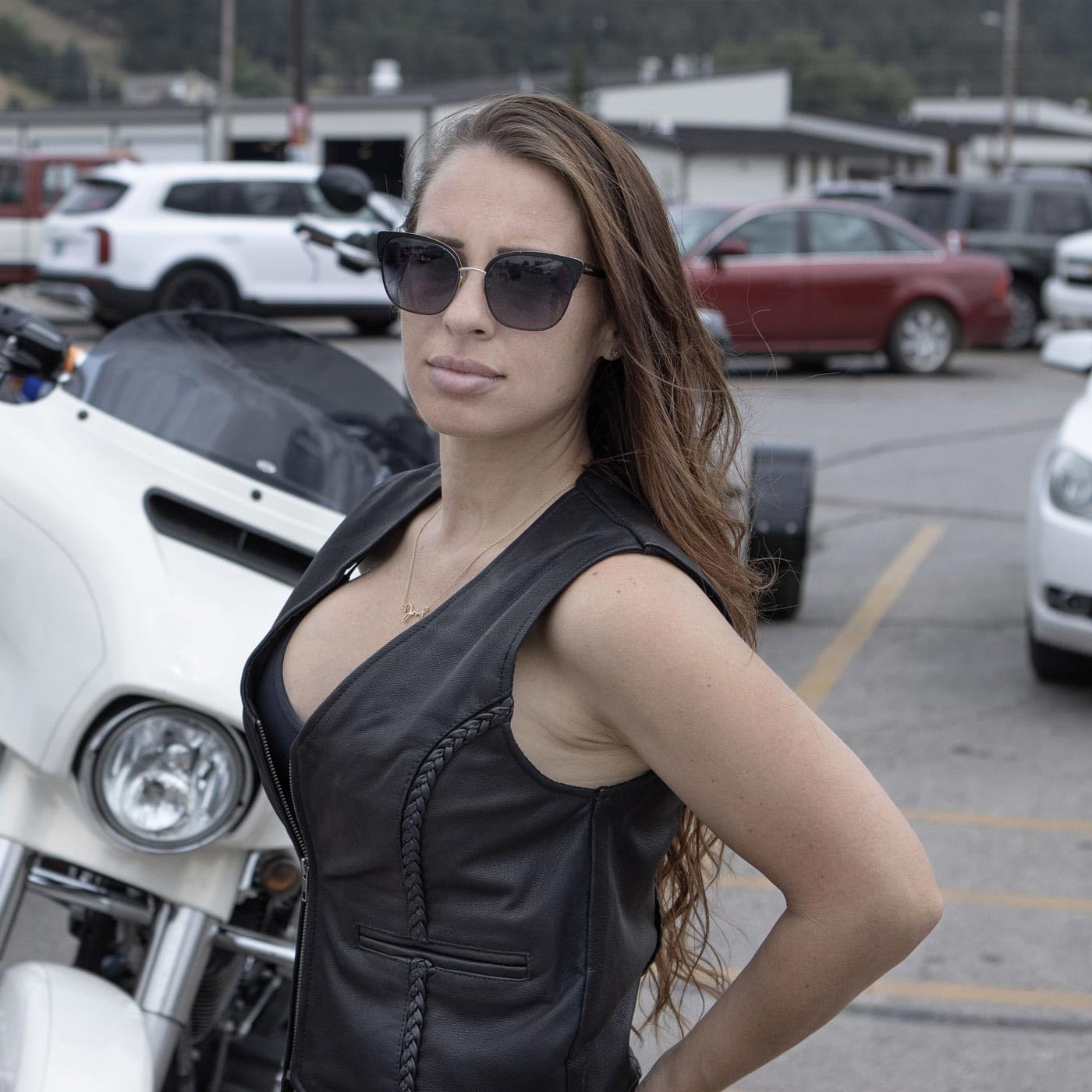 Milwaukee Leather MLL4550 Women's Black Premium Leather Classic Braided Deep V-Neck Motorcycle Rider Vest W/Front Zip - 5X-Large