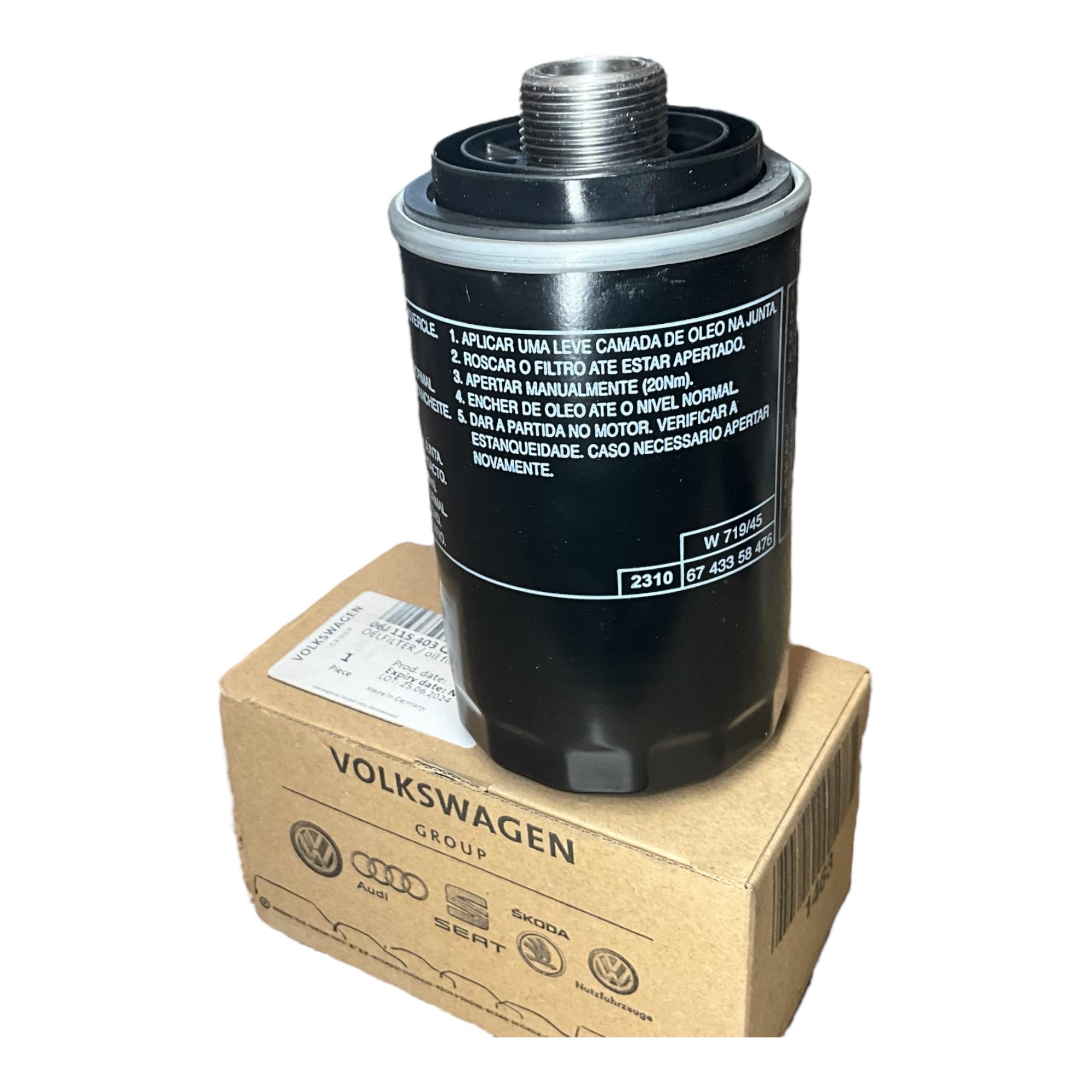 Volkswagen Engine Oil Filter 06J115-403Q, Metal Construction, Durable Performance