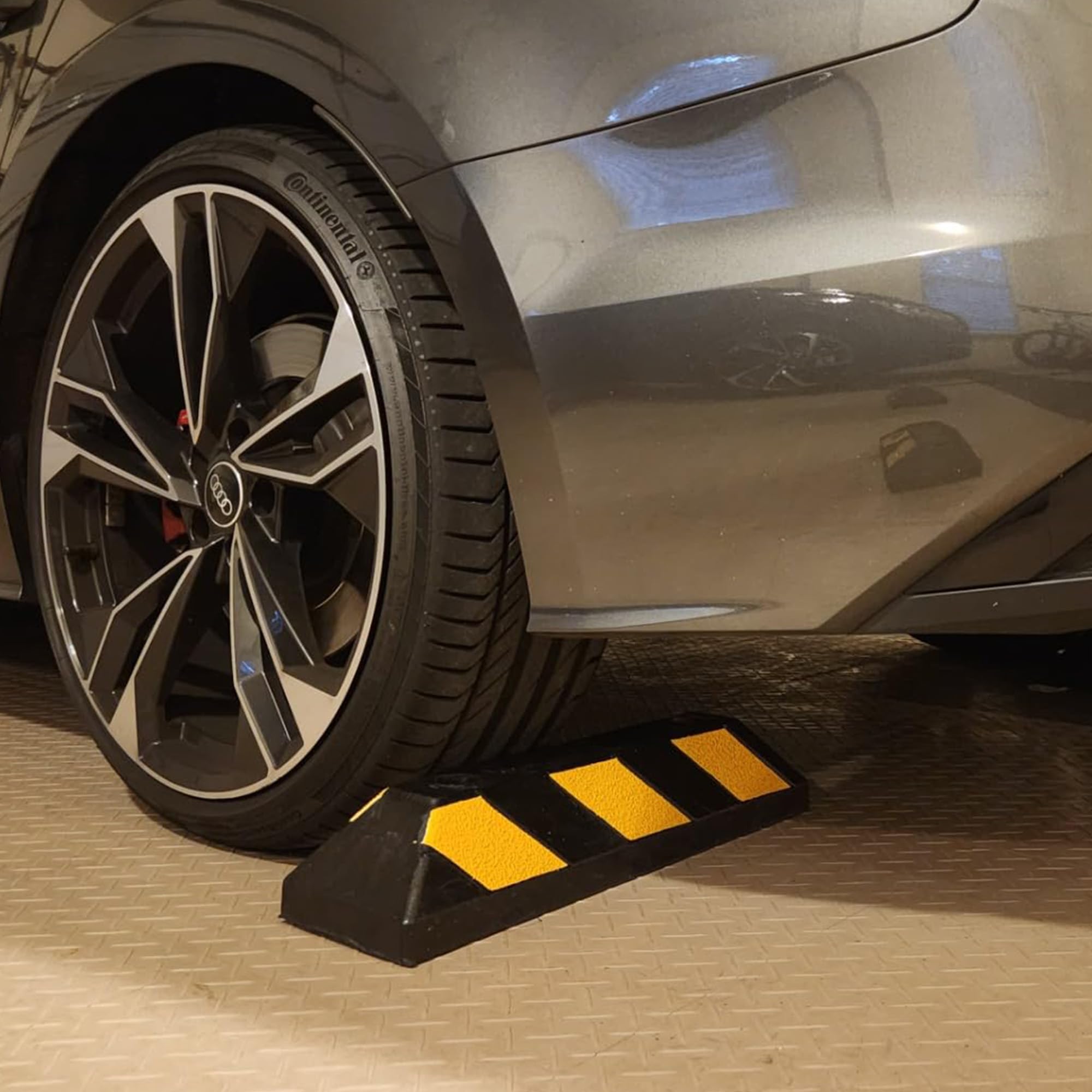 Guardian Heavy Duty Rubber Parking Curb - 22'' Long