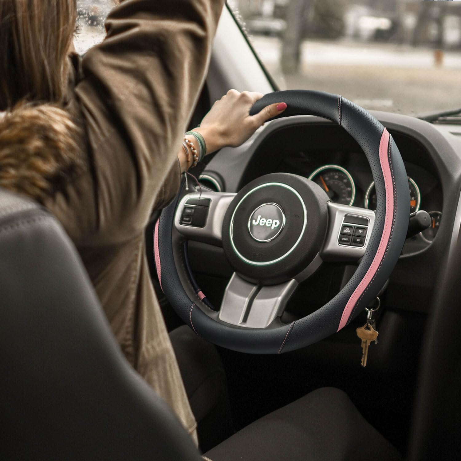 Car Steering Wheel Cover, Leather Steering Wheel Cover Pink Universal 14.5-15 Inch Microfiber Leather Anti-Slip Breathable Auto