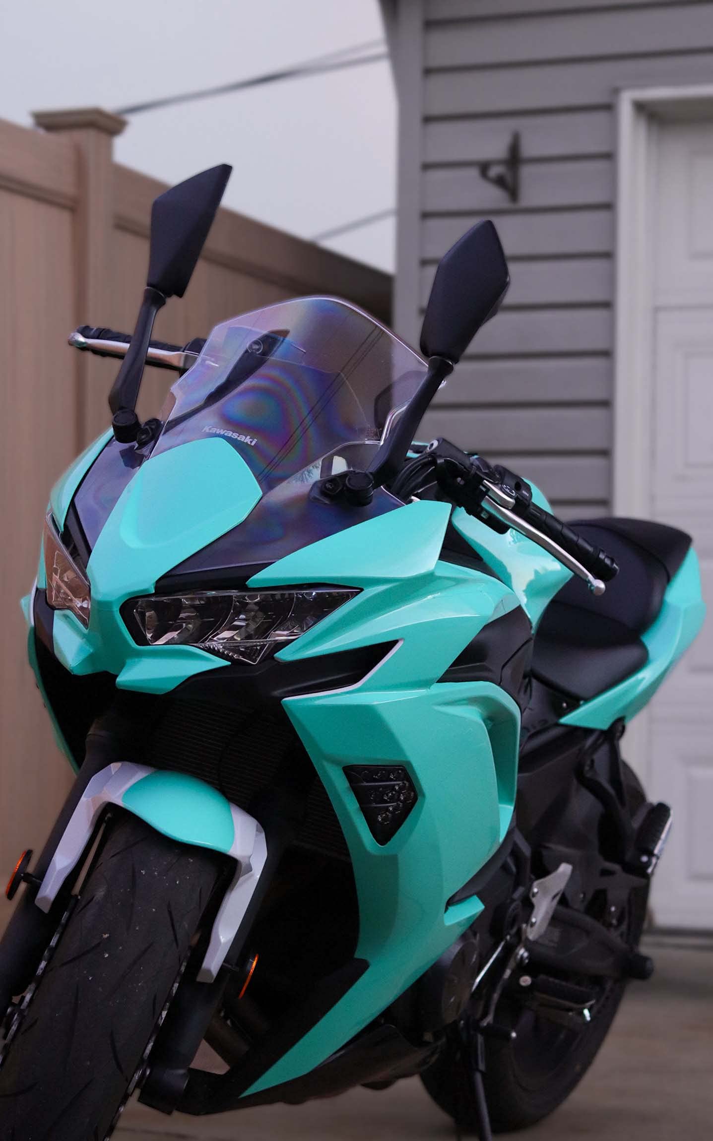 VViViD Premium Vinyl Wrap Film - Gloss Miami Teal, 1.49ft x 5ft, Model 4350413813, Durable Vinyl Material