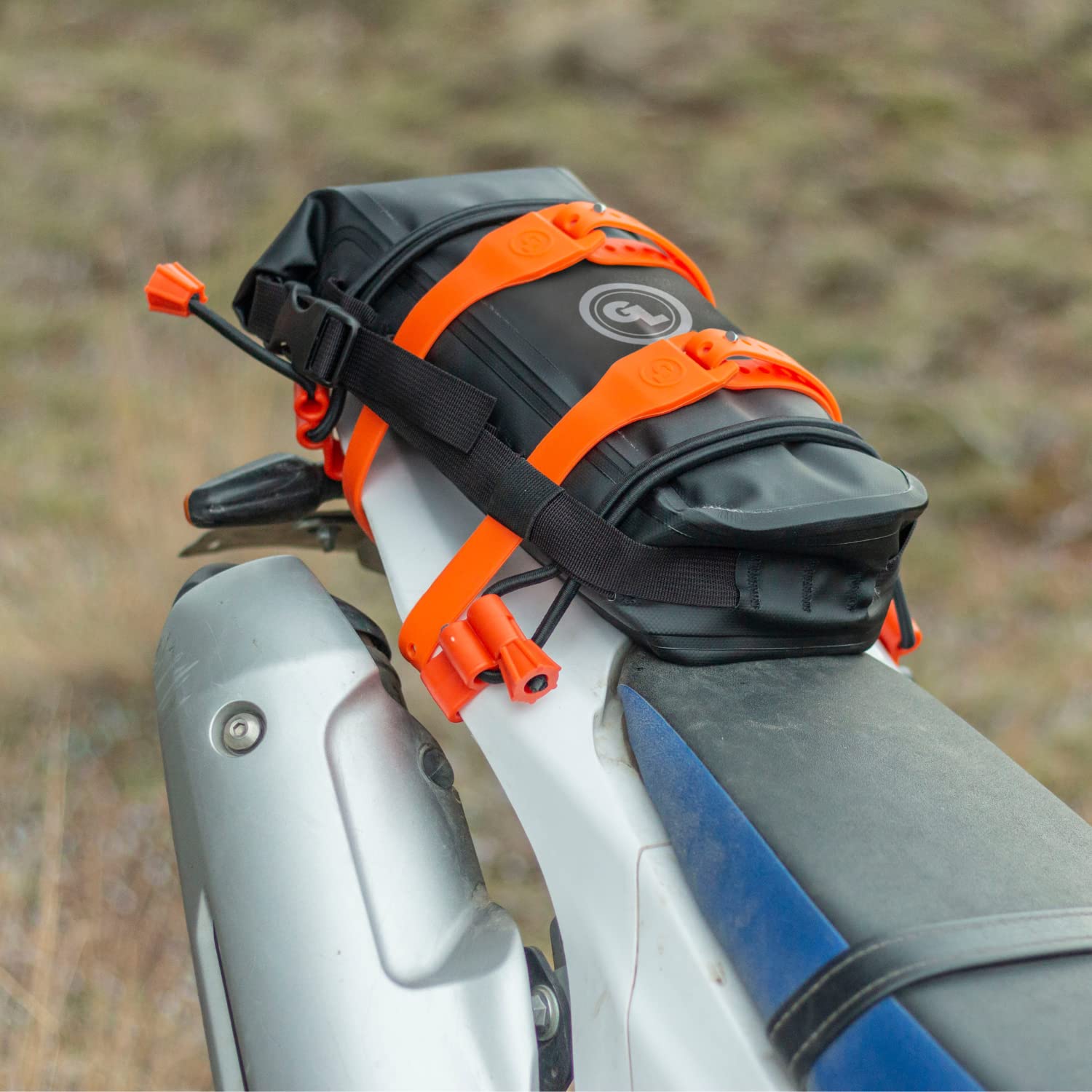 Giant Loop Fender Bag + Number Plate Bag, Waterproof Storage Pouch For Essential Items, Ideal For Enduro, Dirt Bike, Snowbike