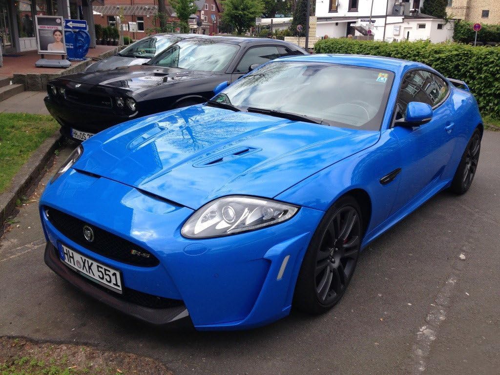 Vvivid+ Smurf Blue Gloss Vinyl Car Wrap Film (1.49Ft X 5Ft)