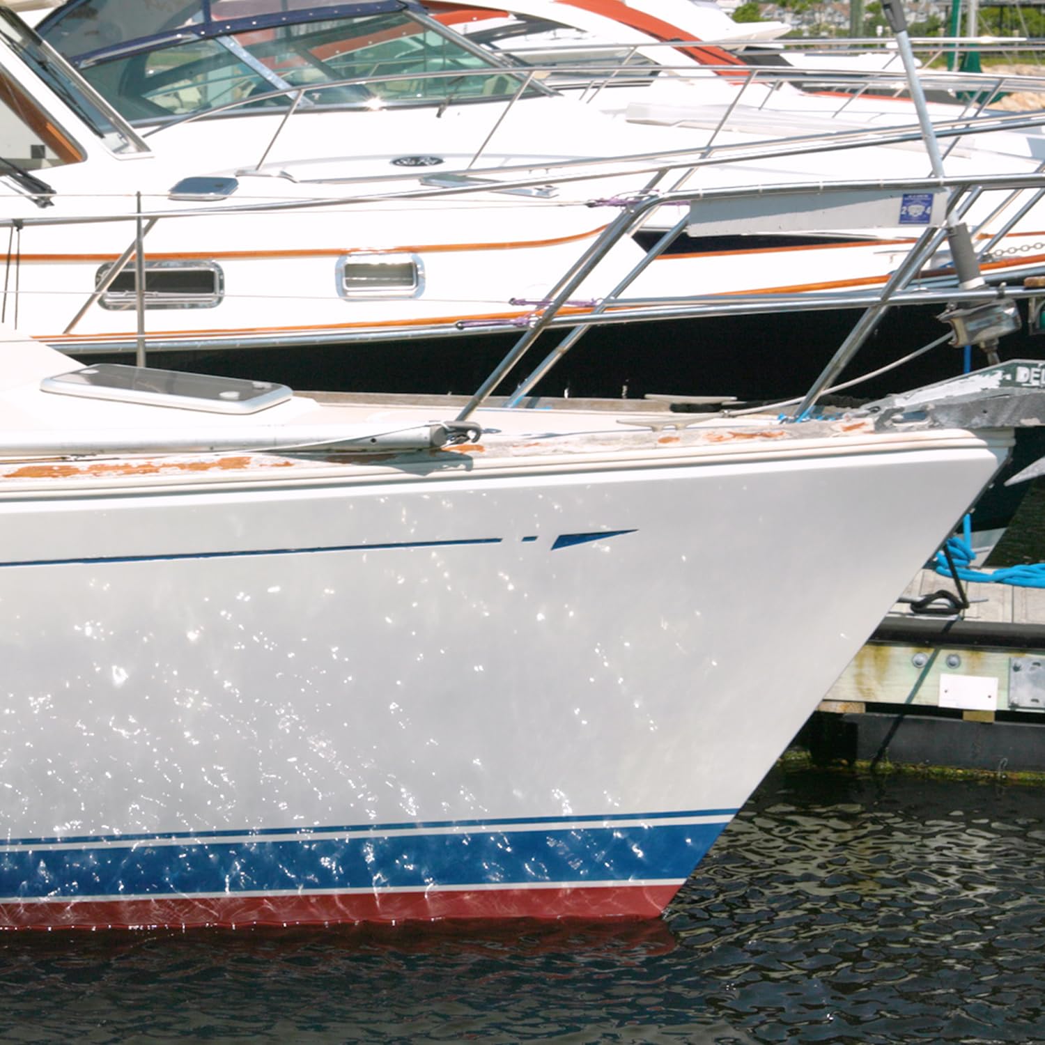 TotalBoat TotalBuff Marine Rubbing Compound - Aggressive Fast Cut Liquid Formula for Fiberglass & Paint Restoration - 1 Quart