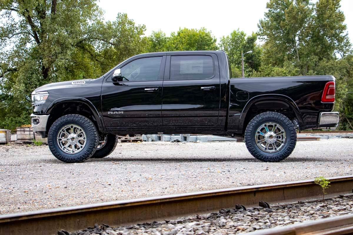 Rough Country 6' Lift Kit For 2019-2024 Ram 1500 4Wd | Oem 20' Wheels - 33430A