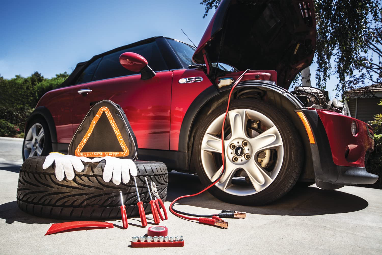 Picnic Time Nfl San Francisco 49Ers Roadside Emergency Car Kit, Auto Vehicle Safety Road Side Assistance With Jumper Cables And