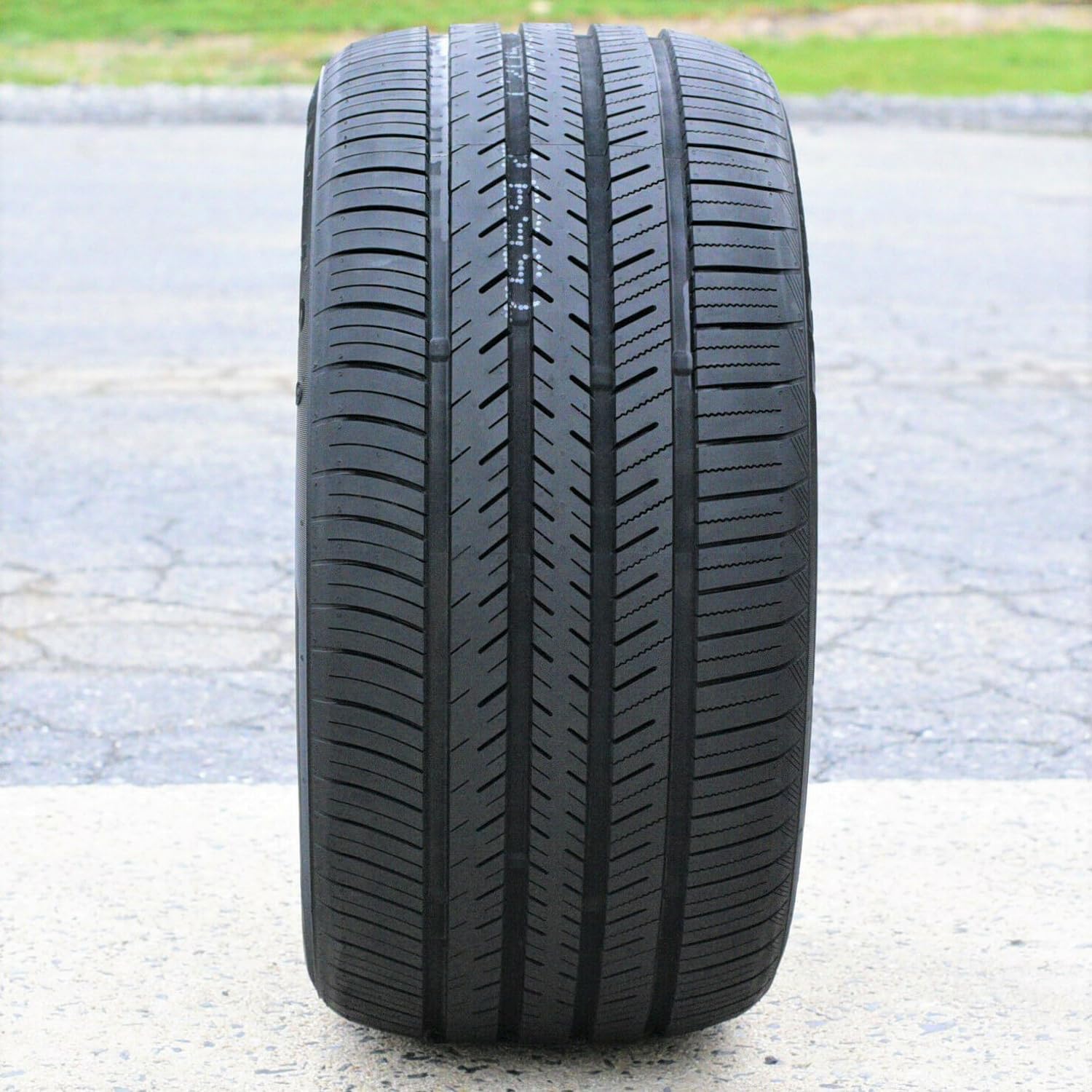 Atlas Force Uhp All-Season Passenger Car High Performance Radial Tire-265/35R20 265/35/20 265/35-20 99Y Load Range Xl 4Ply Black