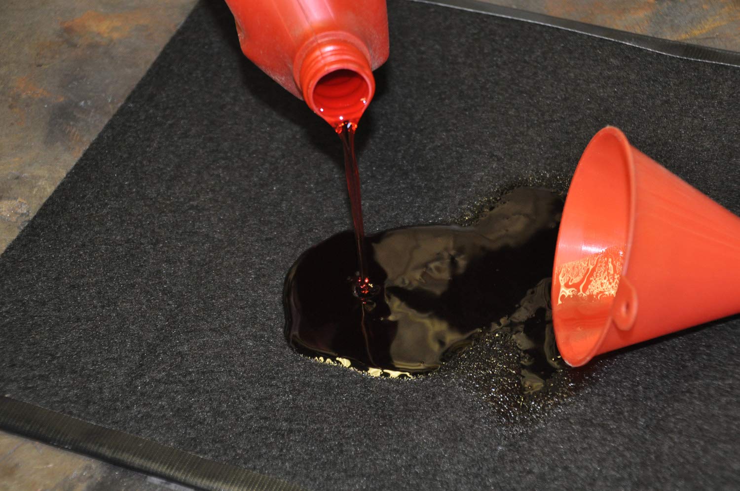 Design Engineering 010752 29 X 48 Protective Absorbent Oil Rug