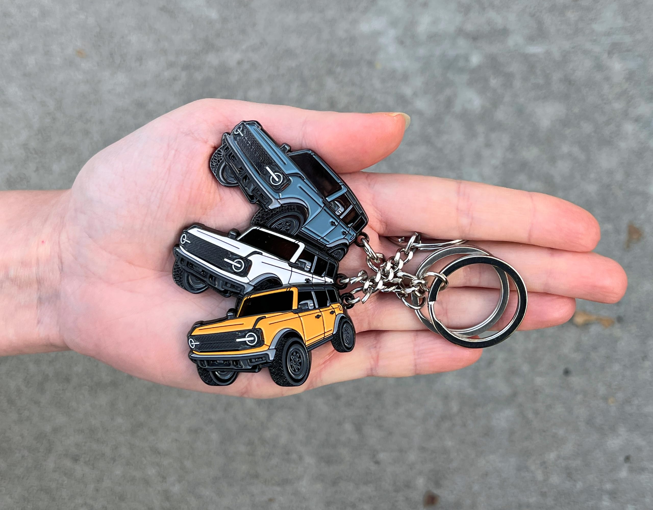 Four Wheel Beast Bronco Keychain Accessories 2023 4 Door Key Chain Fob Cover Cool Car Mods (Antimatter Blue)