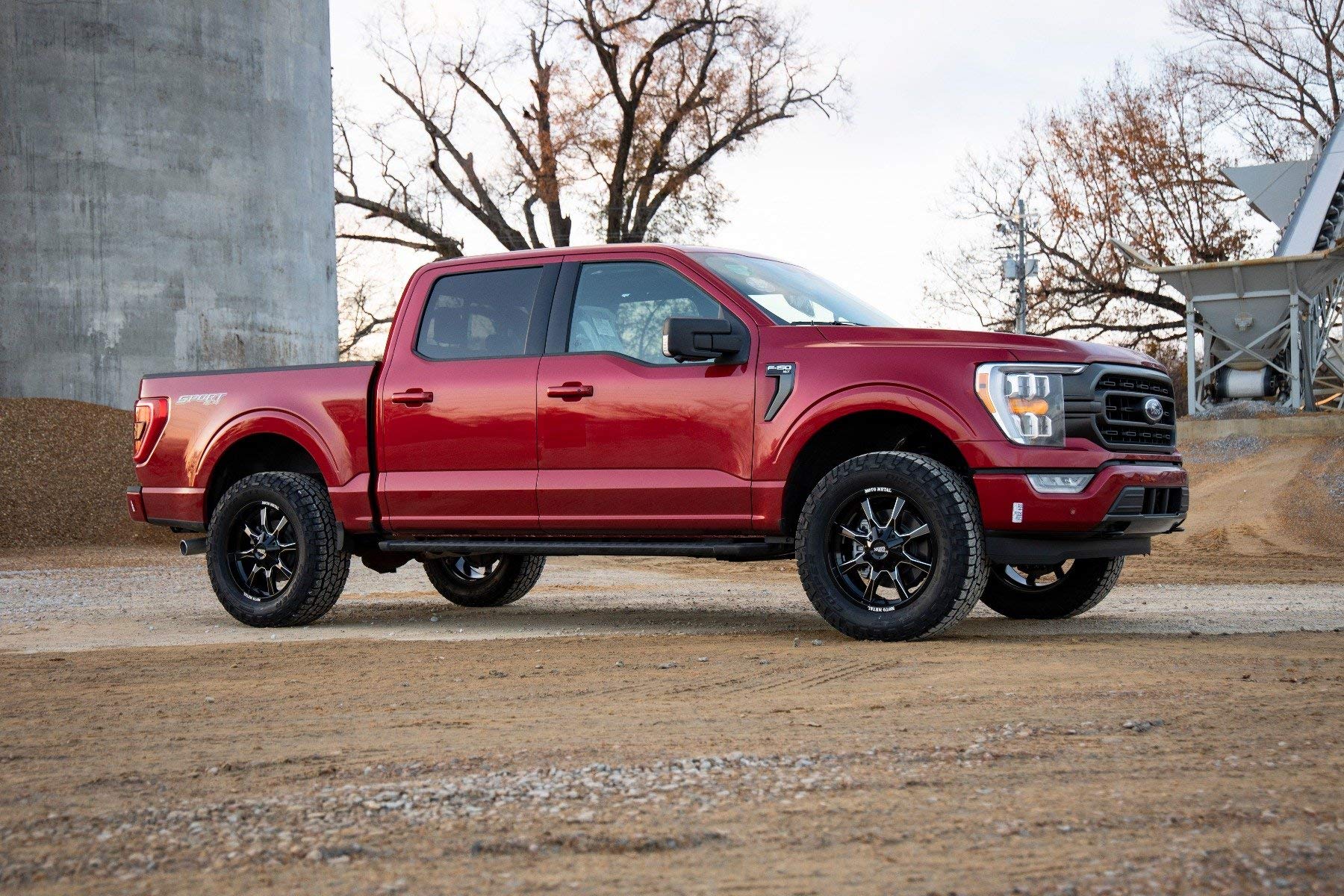 Rough Country 2'' Suspension Lift Kit w/N3 Shocks for 21-24 Ford F-150-58630