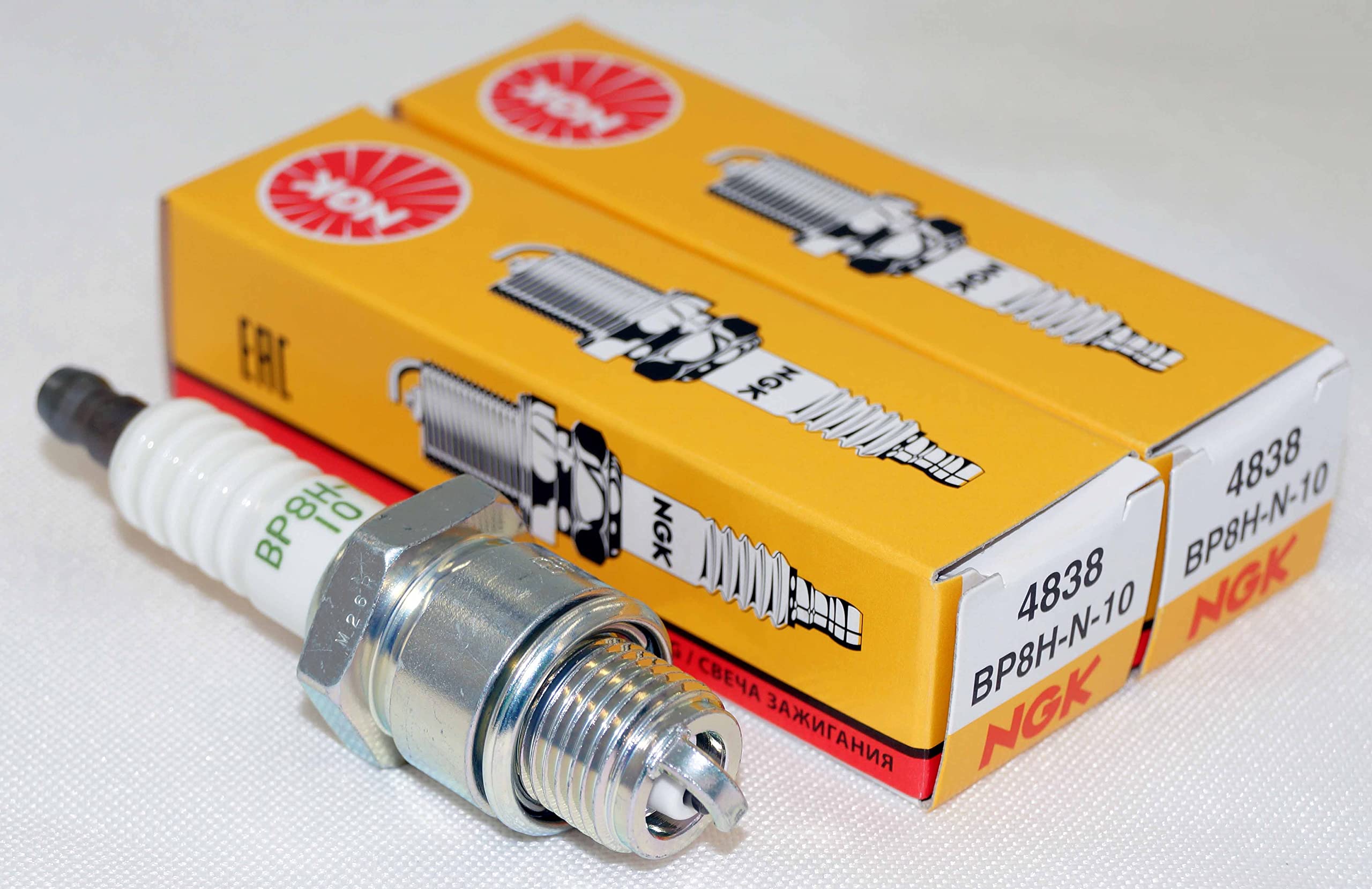 Ngk Spark Plug Set 708.21.34 - Bp8H-N-10 4838 - Set 2 Pieces -