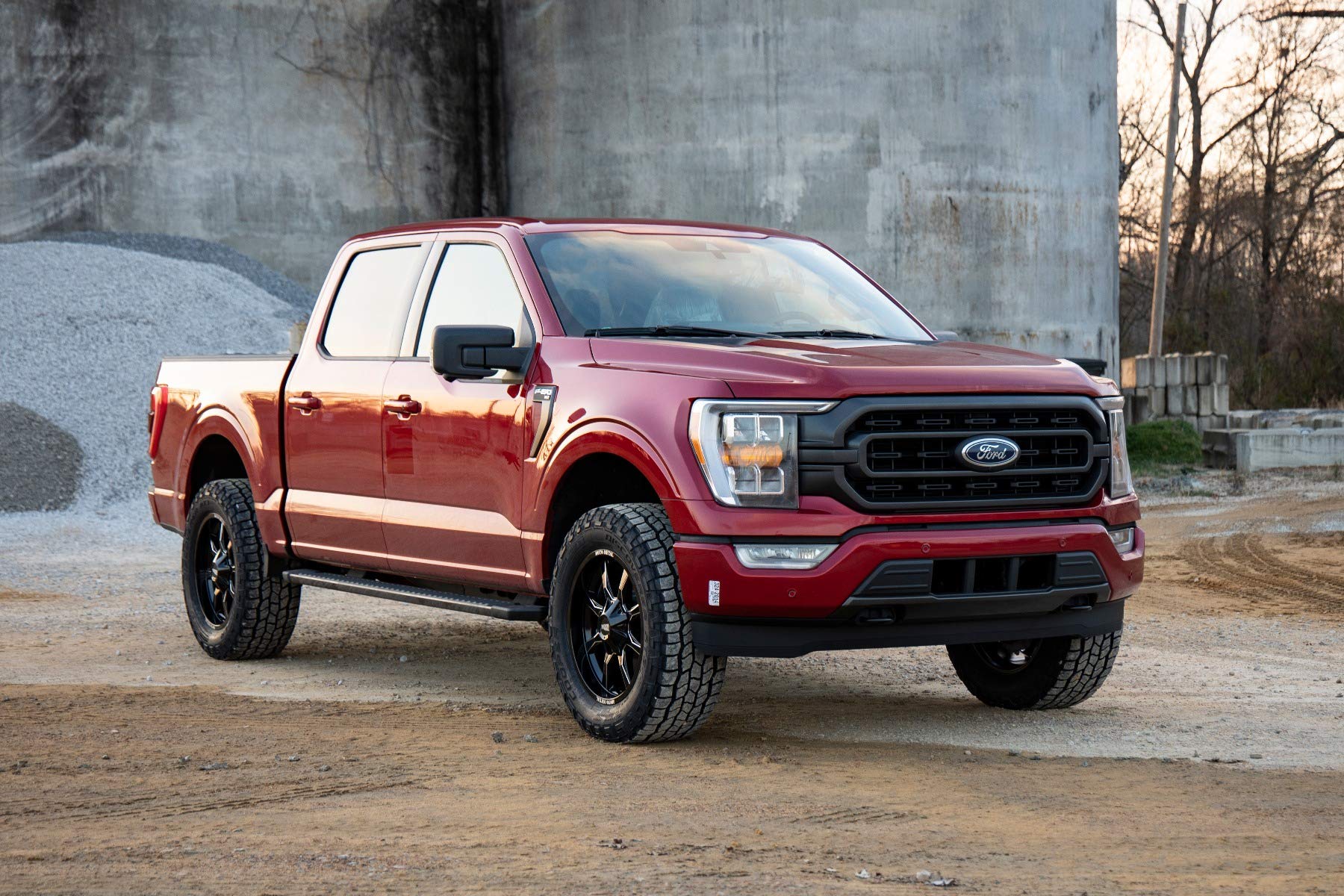 Rough Country 2' Nylon Suspension Lift Kit For 21-24 Ford F-150 2Wd/4Wd - 57100