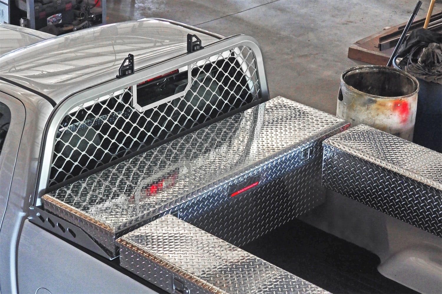 Dee Zee Dz95050Wr Silver Aluminum Mesh Cab Rack