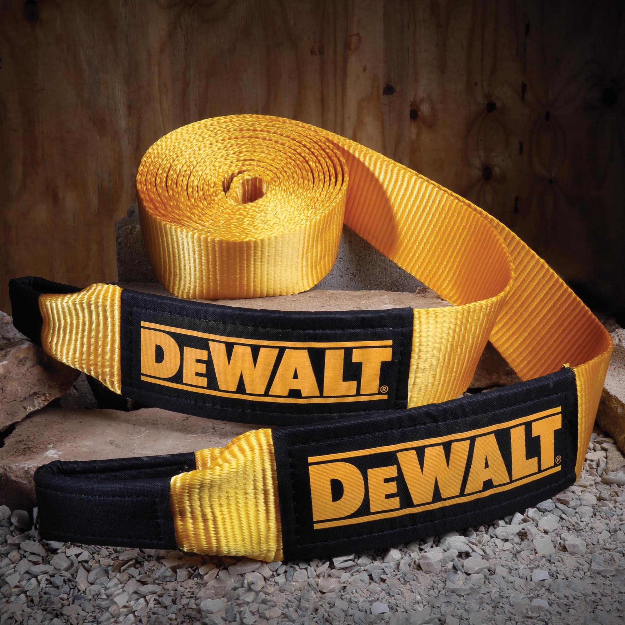 DEWALT Recovery Tow Strap - 4" x 30', 13,333 lb Safe Load, 40,000 lb Break Strength, Black/Yellow, Model DXBC40000