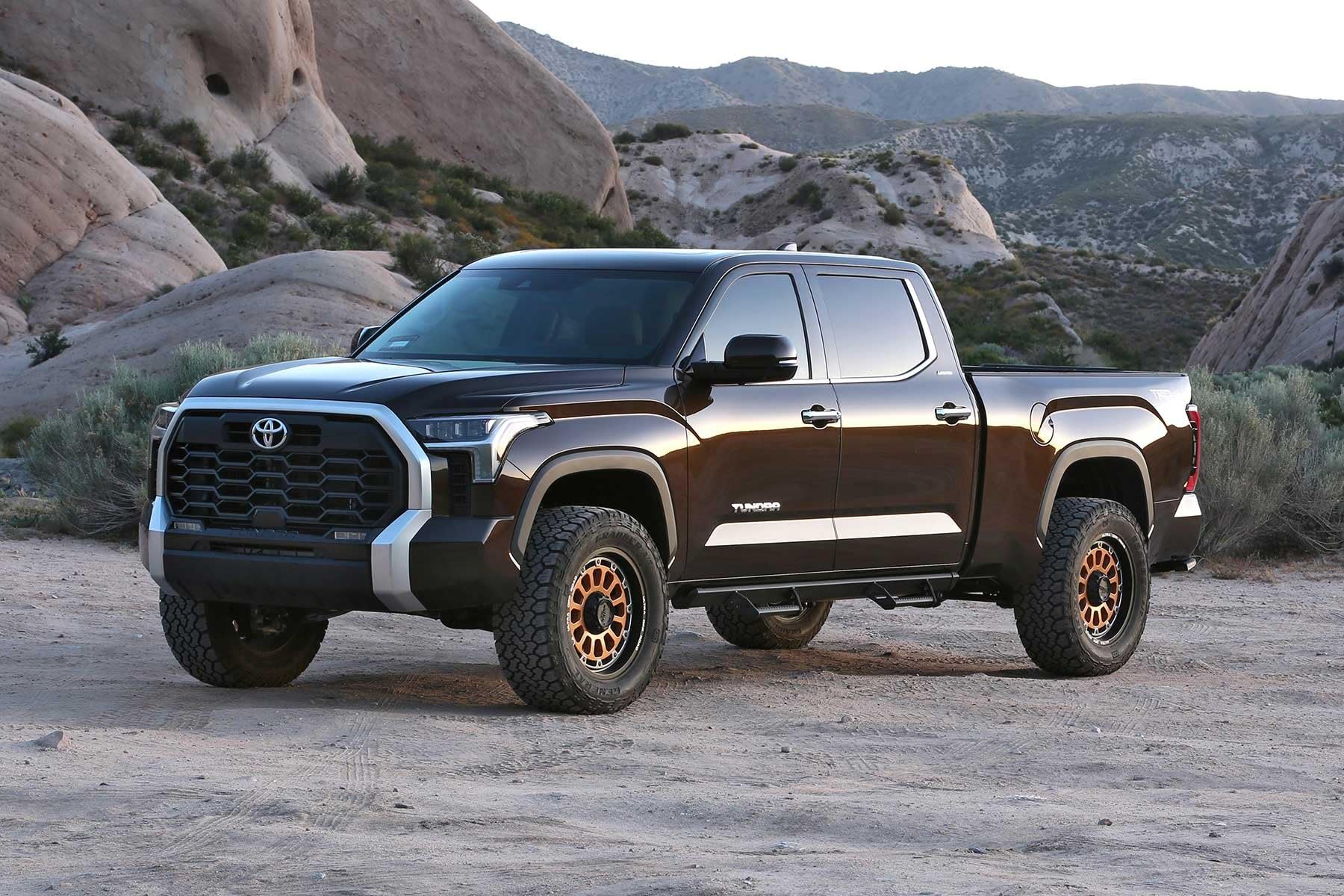 Fabtech - 2022 Toyota Tundra 4Wd Factory Rear Coils 3In Uca Sys W/Fr Dirt Logic 2.5 Resi C/O Rr Coil (K7088Dl)