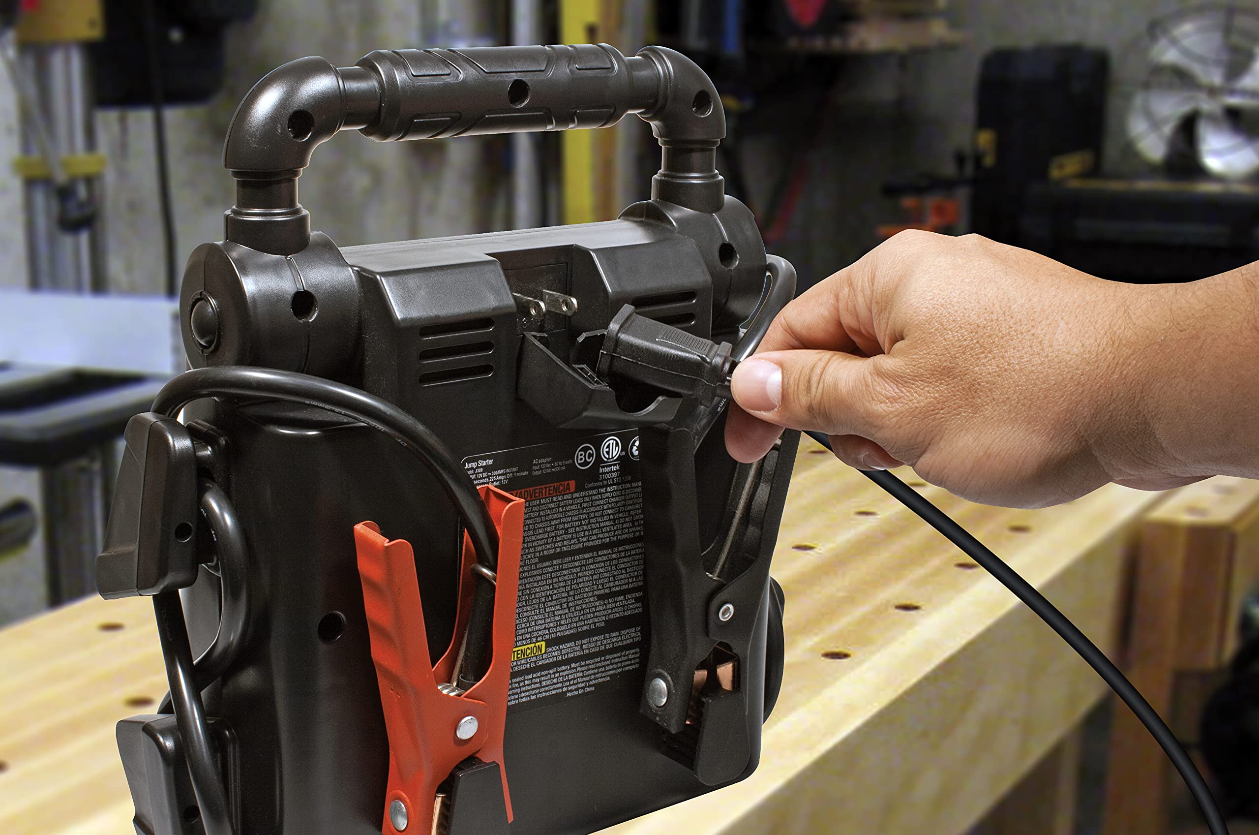 STANLEY J309 Portable Power Station Jump Starter, 600 Peak Amp, 3.1A USB Ports, Battery Clamps