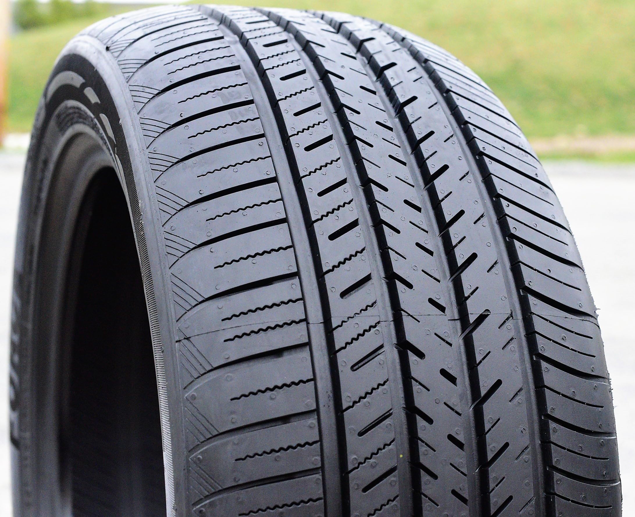 Atlas Force Uhp All-Season Passenger Car High Performance Radial Tire-255/40R18 255/40/18 255/40-18 99Y Load Range Xl 4Ply Black