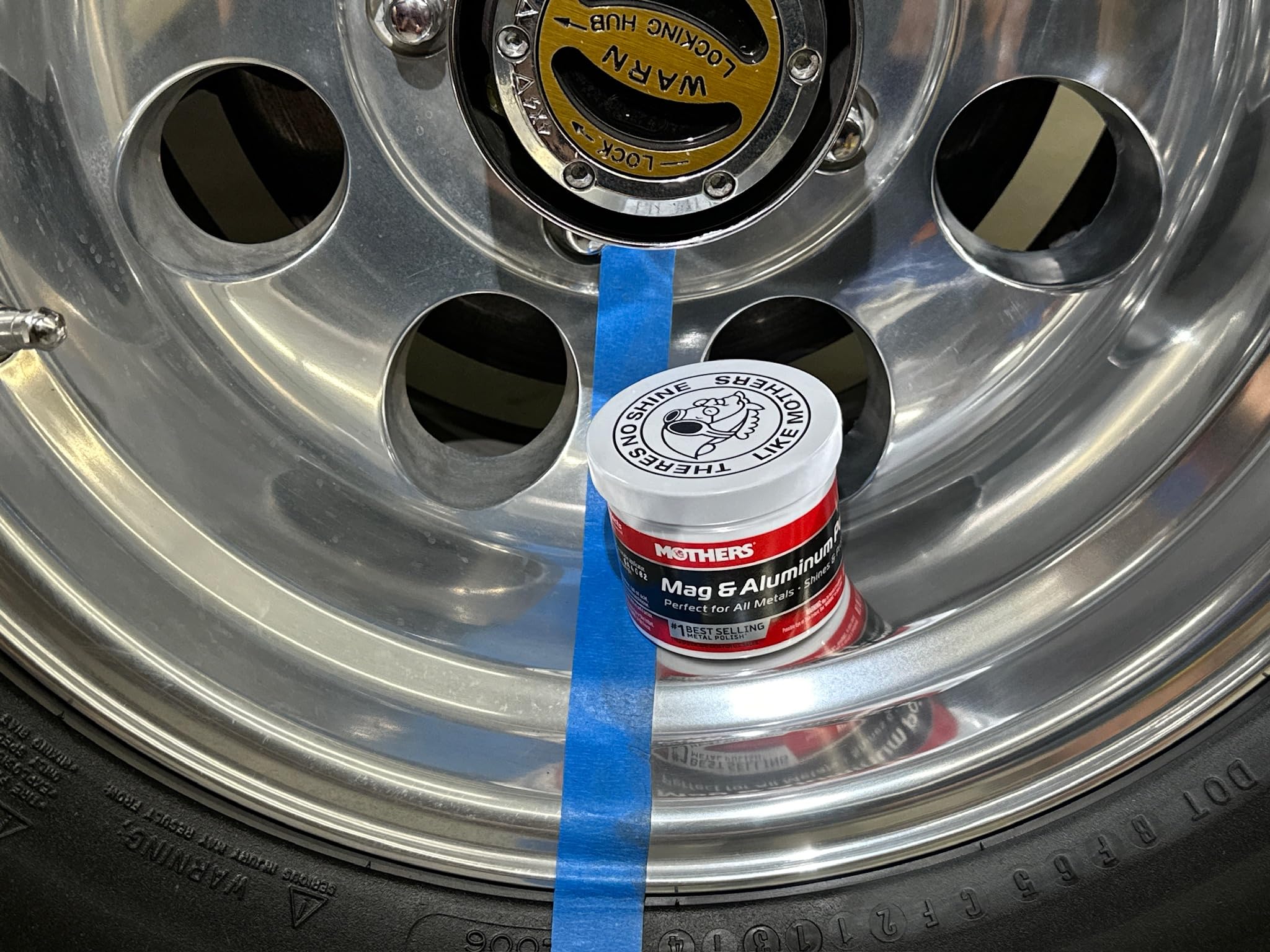 Mothers Mag & Aluminum Polish - 10 oz, Silver, Model 05101, Metal Cleaner for Shine and Protection