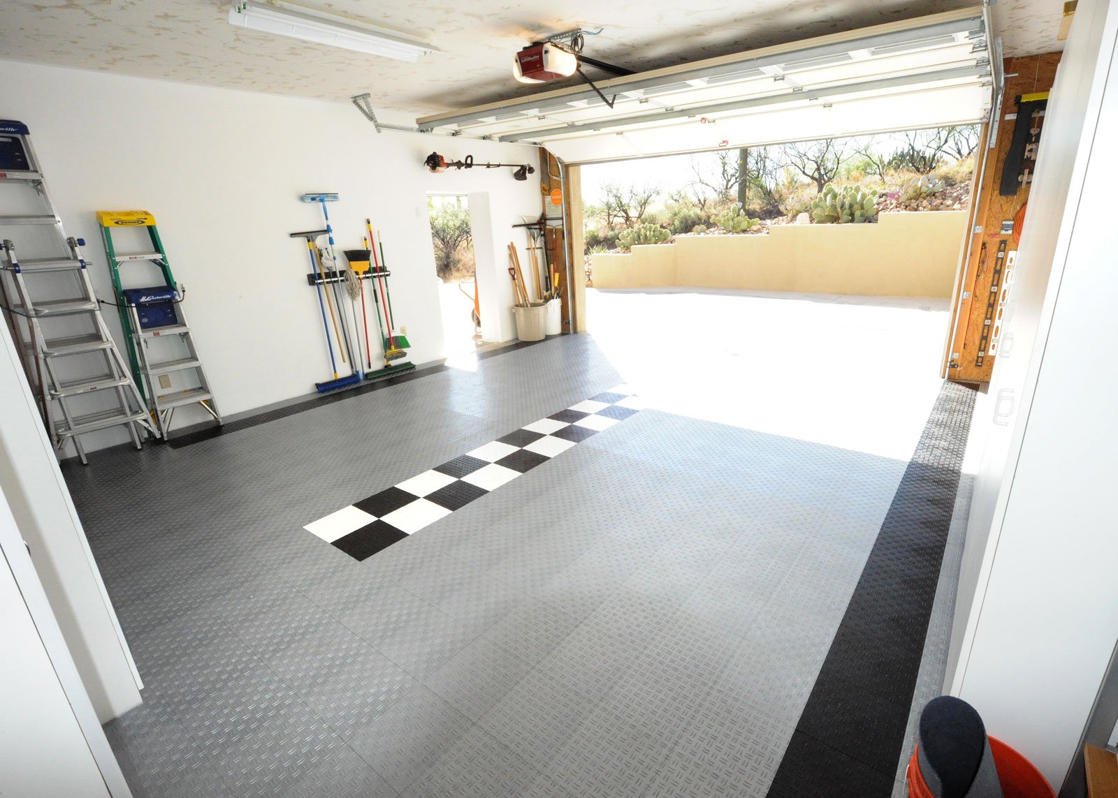Big Floors Garagetrac Diamond, Durable Copolymer Interlocking Modular Non-Slip Garage Flooring Tile (24 Pack), Black