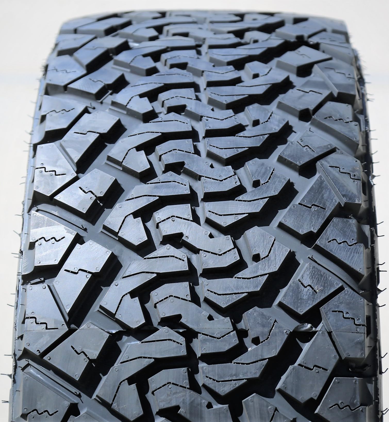 Venom Power Terra Hunter X/T Xt Truck/Suv All-Terrain Mud Off-Road Radial Tire-305/40R22 305/40/22 305/40-22 114H Load Range Xl