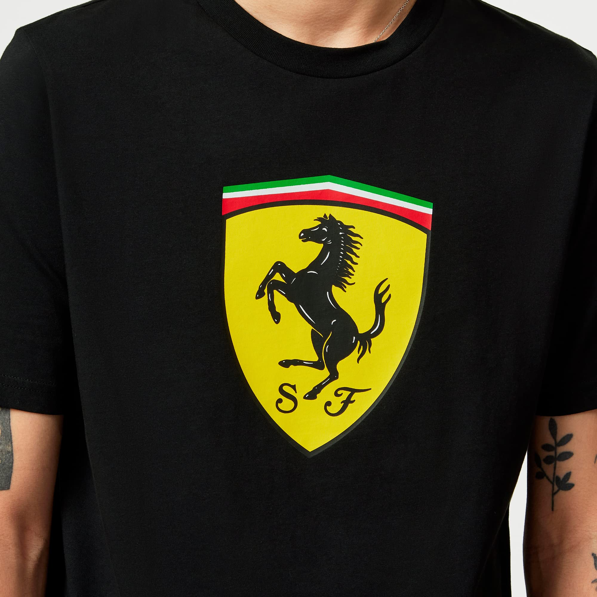 Scuderia Ferrari - Large Shield Tee - Men - Black - Size: M