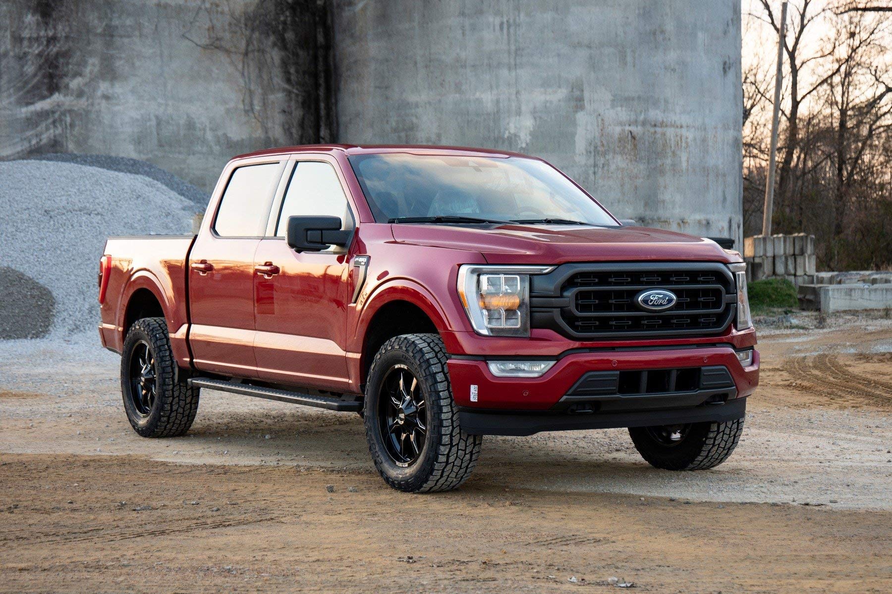 Rough Country 2'' Suspension Lift Kit w/N3 Shocks for 21-24 Ford F-150-58630