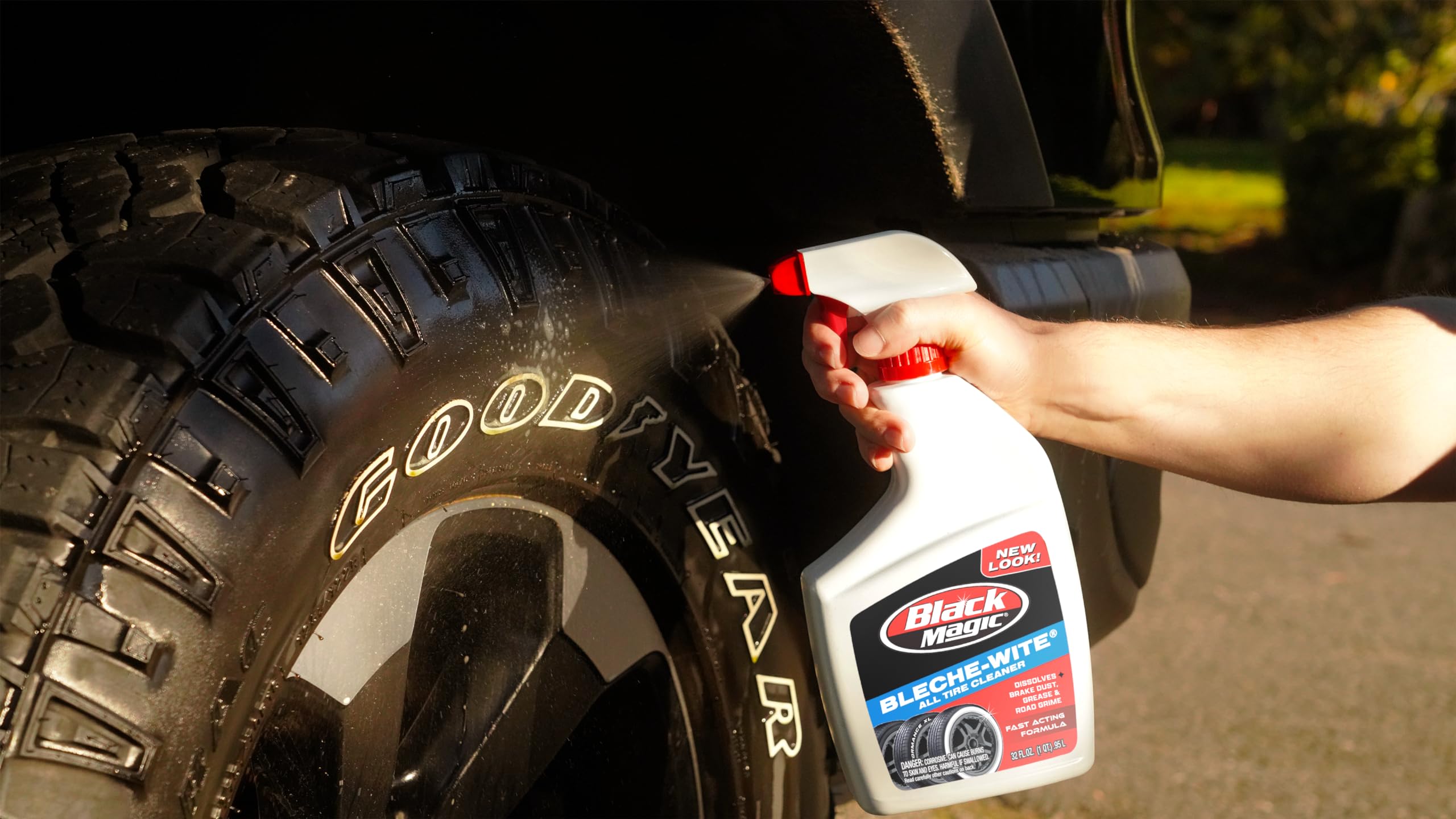 Black Magic Bleche-Wite Tire Cleaner Spray, 32 oz., Plastic, Model 120066