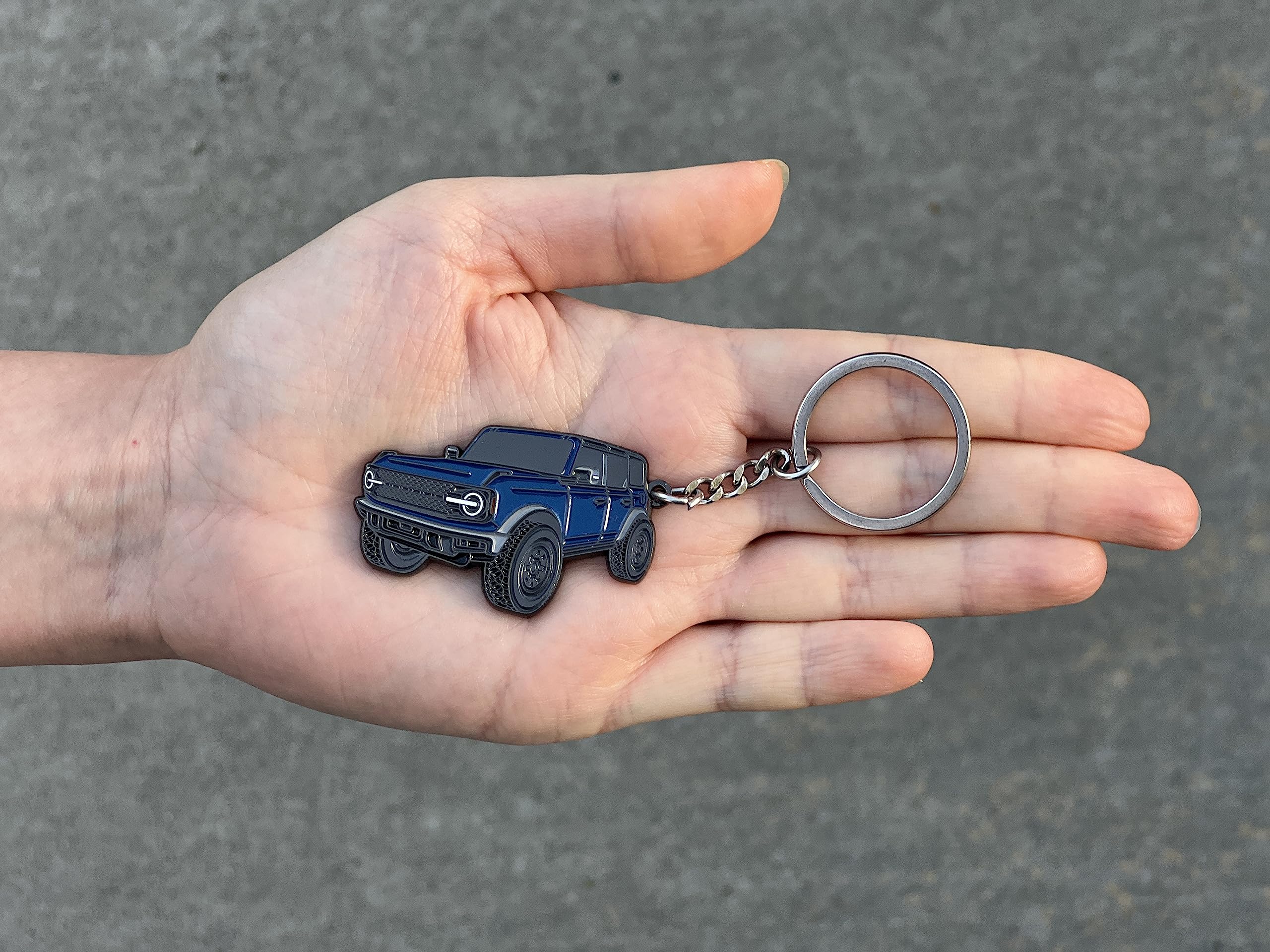 Four Wheel Beast Bronco Keychain Accessories 2023 4 Door Key Chain Fob Cover Cool Car Mods (Antimatter Blue)