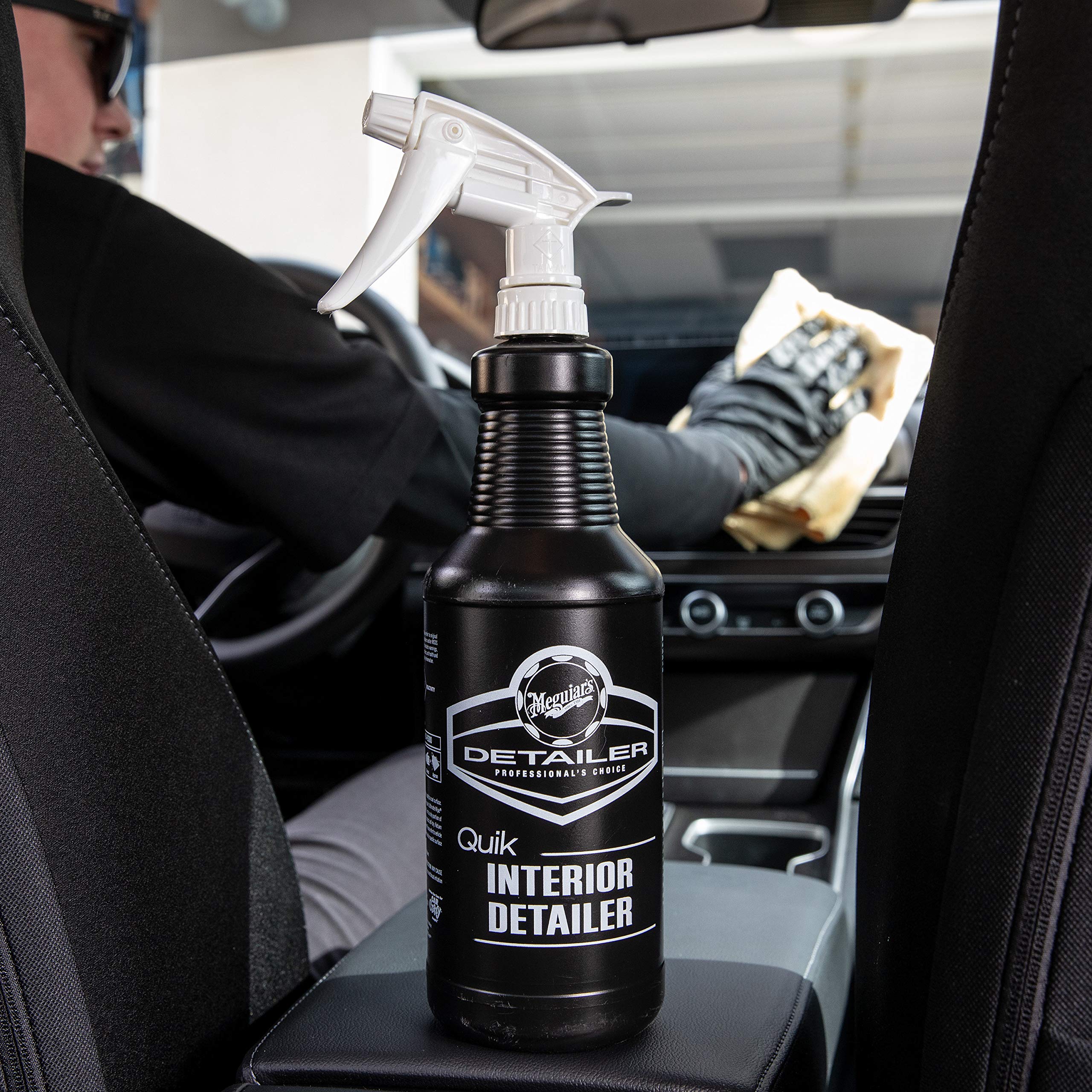 Meguiar's D14901 Quik Interior Detailer - 128 Fl Oz - Safely Cleans All Interior Surfaces - Black
