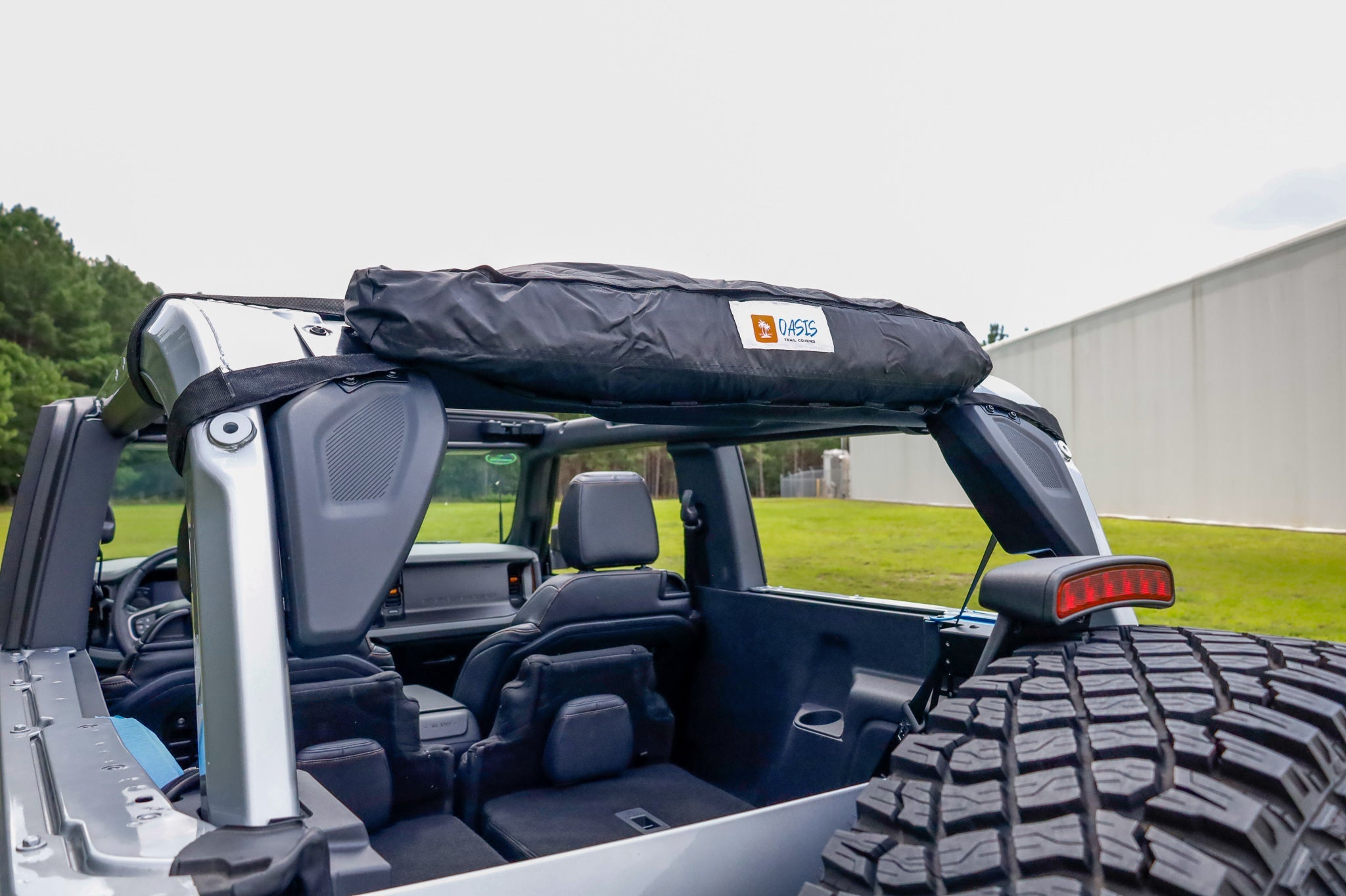 2-in-1 Bronco Trail Cover & Sun Shade